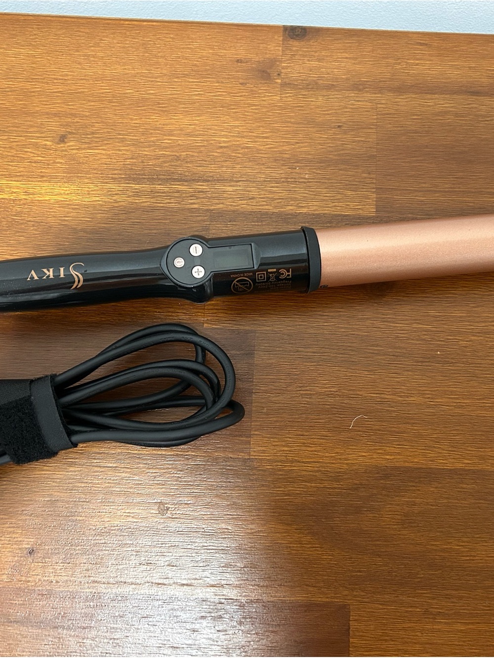 SILK by Drybar 1 1/4 Curling Wand - Rose Gold & Black
